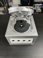Load image into Gallery viewer, Platinum Modded GameCube (Original Shell DOL-001)
